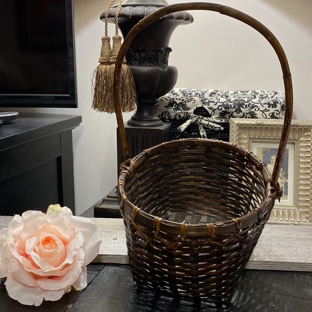 Vintage Hand Woven Dark Brown Decorative Wicker Gathering Handle Basket!